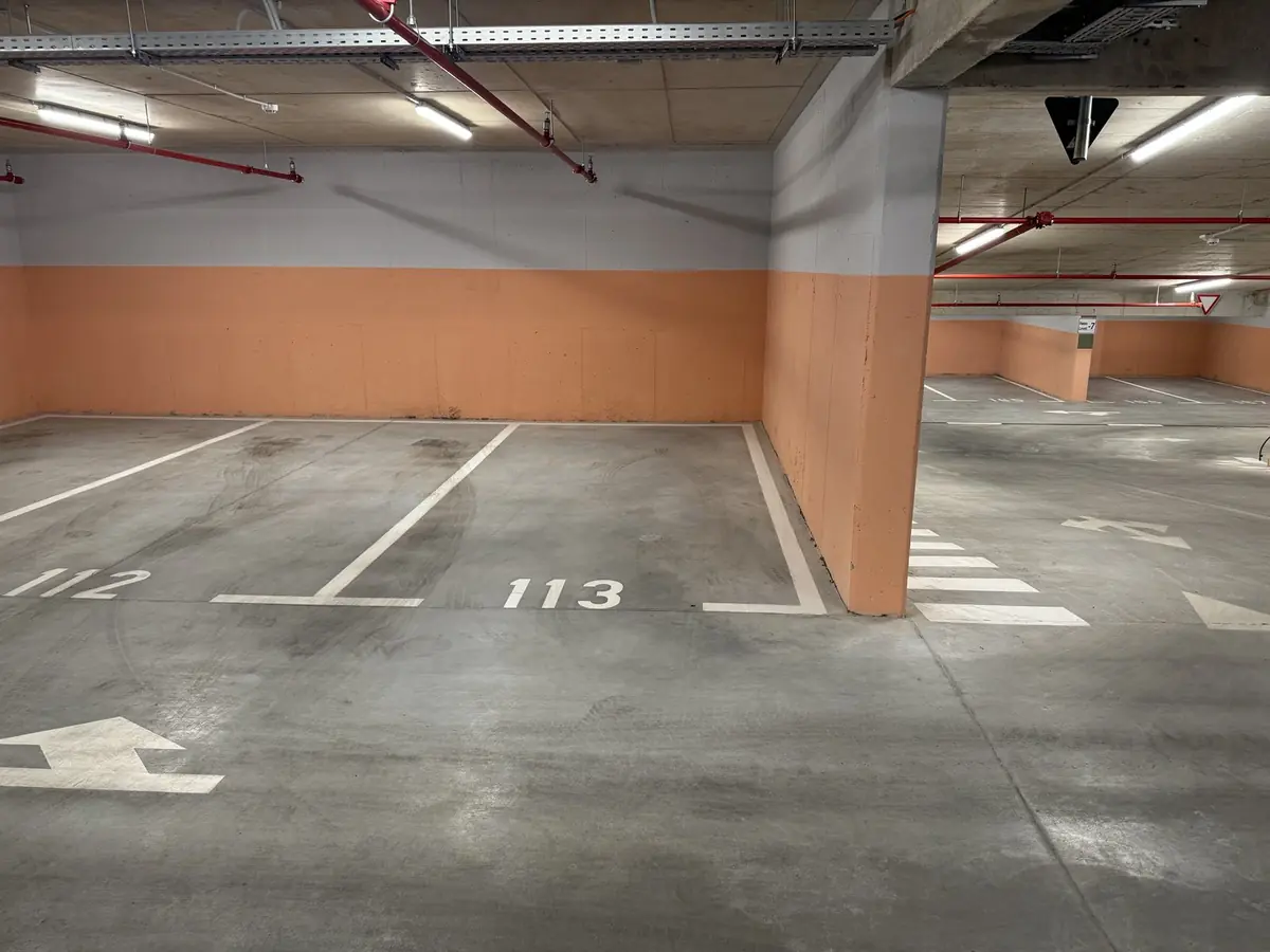 Izdaje se garazno mesto