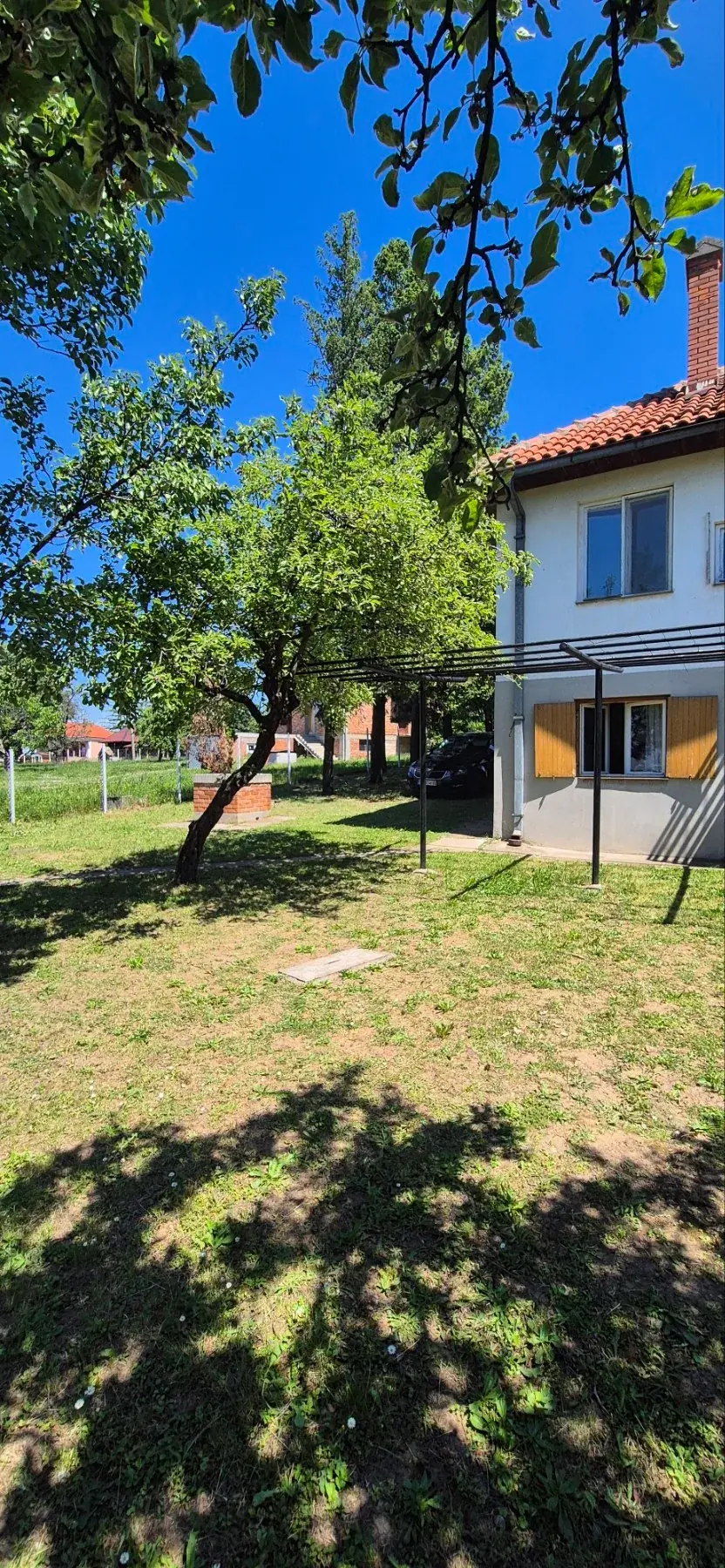Na prodaju porodicna kuca