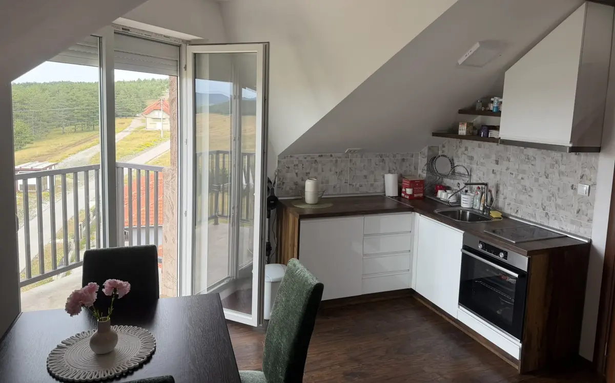 Zlatibor – Namešten dvosoban stan 37 m² | Panoramski pogled | Direktno od vlasnika