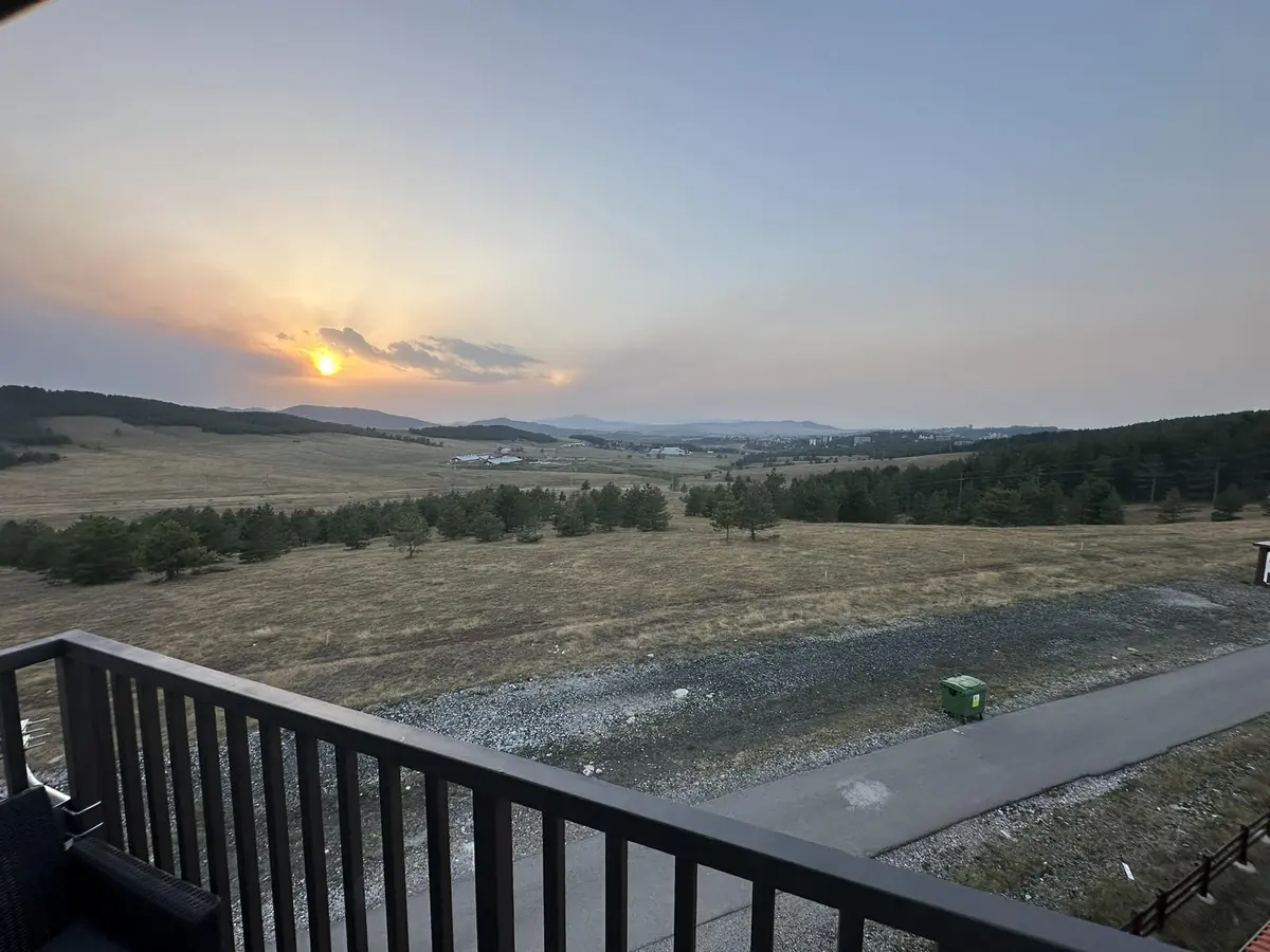 Zlatibor – Namešten dvosoban stan 37 m² | Panoramski pogled | Direktno od vlasnika
